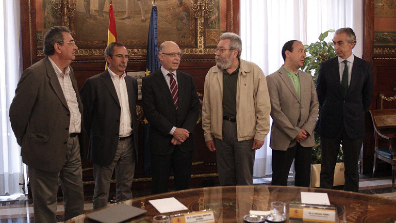 La reforma fiscal del Gobierno rebajará todos los tipos del IRPF y el de Sociedades del 30% al 25%