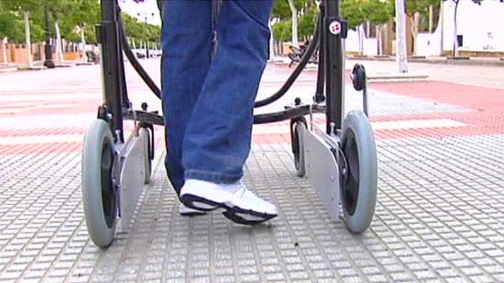 Entre todos - Jorge ya tiene su andador y recibe terapias