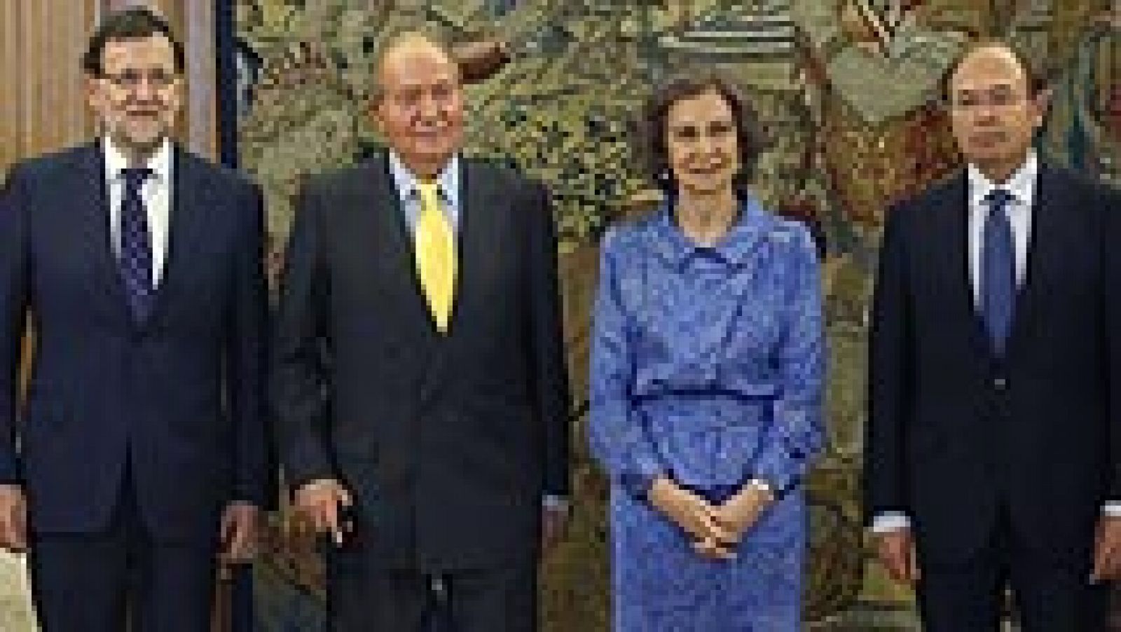 Los reyes se despiden de los representantes de las instituciones del Estado con un almuerzo 