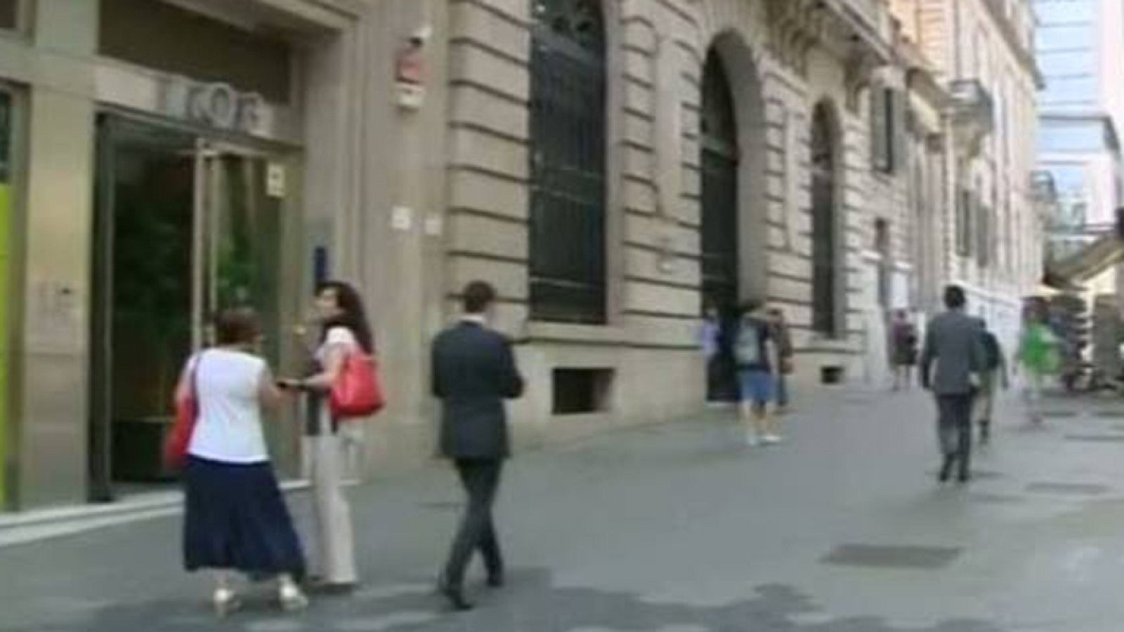 Por primera vez en España un juez obliga a un banco a devolver una vivienda subastada. Considera que algunas de las cláusulas de la hipoteca que firmó una vecina de Gavá, en Barcelona, eran abusivas.