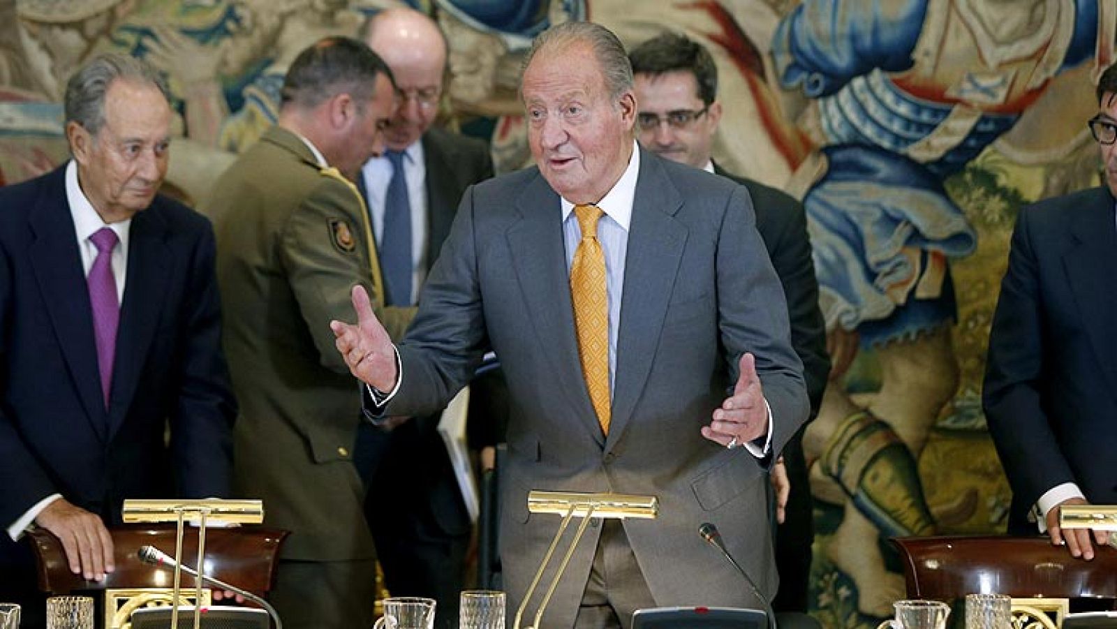 Con su última firma don Juan Carlos dejará de ser rey