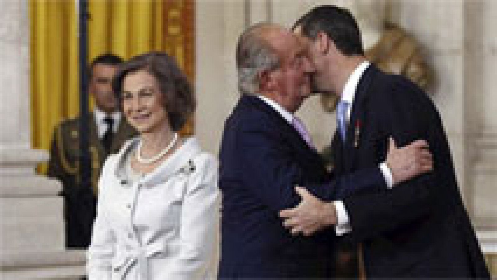 Juan Carlos I sanciona la ley que pone fin a sus 39 años de reinado