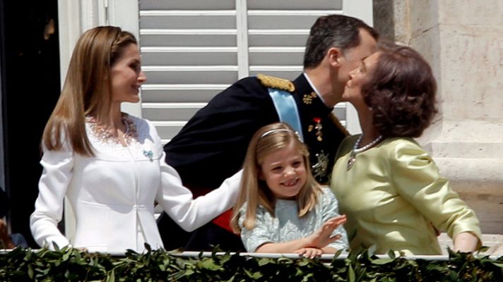 Telediario 1 - Primeros pasos de Letizia como reina