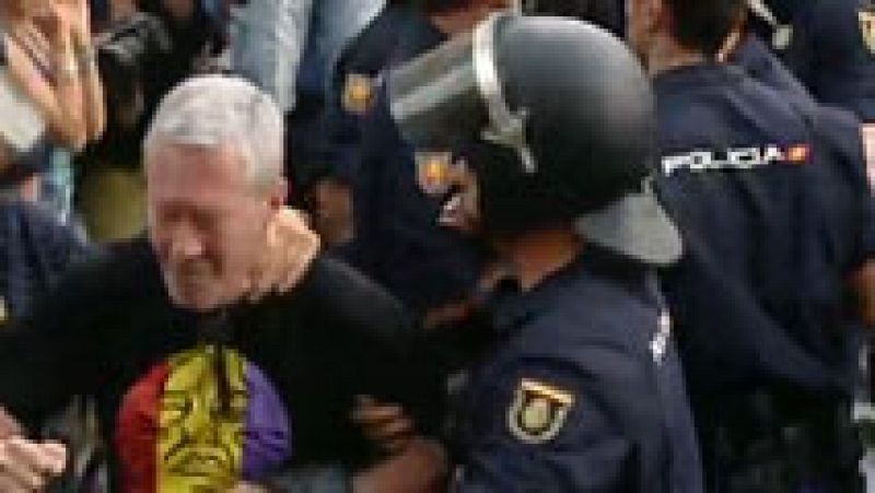 Nueve detenidos en Madrid, entre ellos Jorge Verstrynge, en manifestaciones republicanas tras la proclamación 