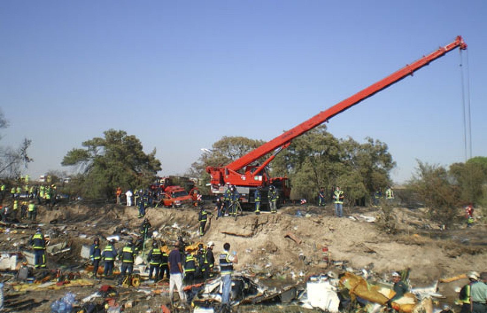 Especial informativo sobre el trágico accidente del avión de Spanair JK-5022 de ocurrido en el aeropuerto de Barajas en Madrid.
