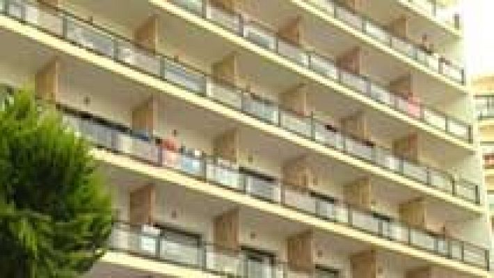 Telediario 1 - Hoteleros de Baleares estudian medidas contra el "balconing"