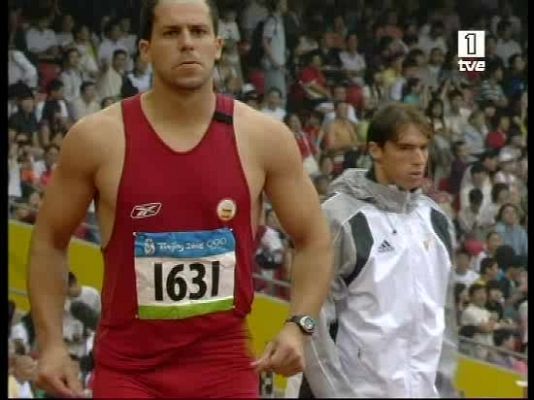  - Gómez salta en longitud