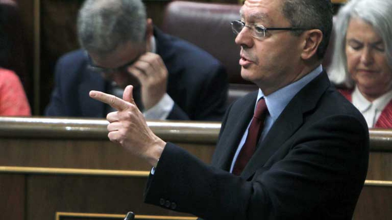 Gallardón ha recordado las palabras de los reyes Juan Carlos y Felipe apoyando la igualdad de la justicia