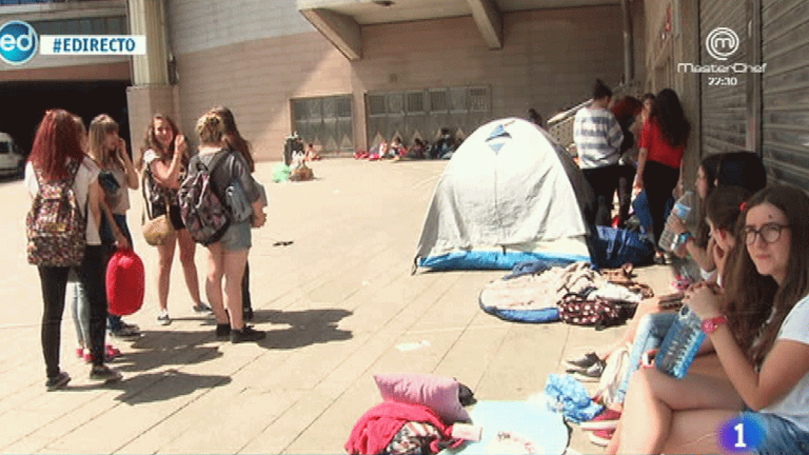 España Directo- Largas colas para el concierto de One Direction