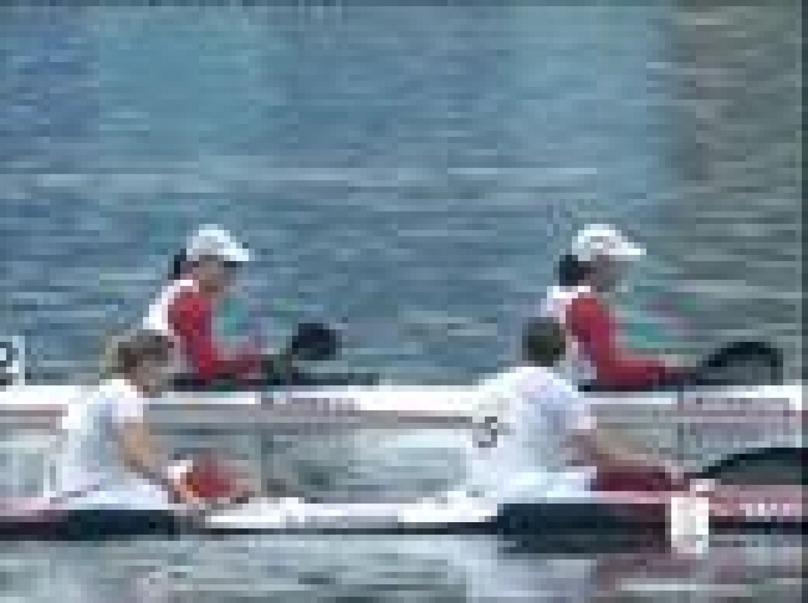 Las piragüistas españolas Beatriz Manchón y Sonia Molanes se han quedado a las puertas de la clasificación para la final de los 500  metros en K-2.