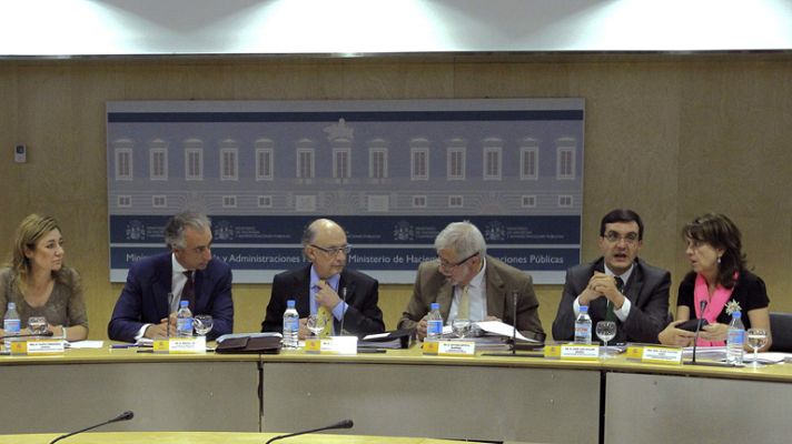 Telediario 1 - Hacienda adelantará a las comunidades 3.903 millones en 2015 por la mejora económica