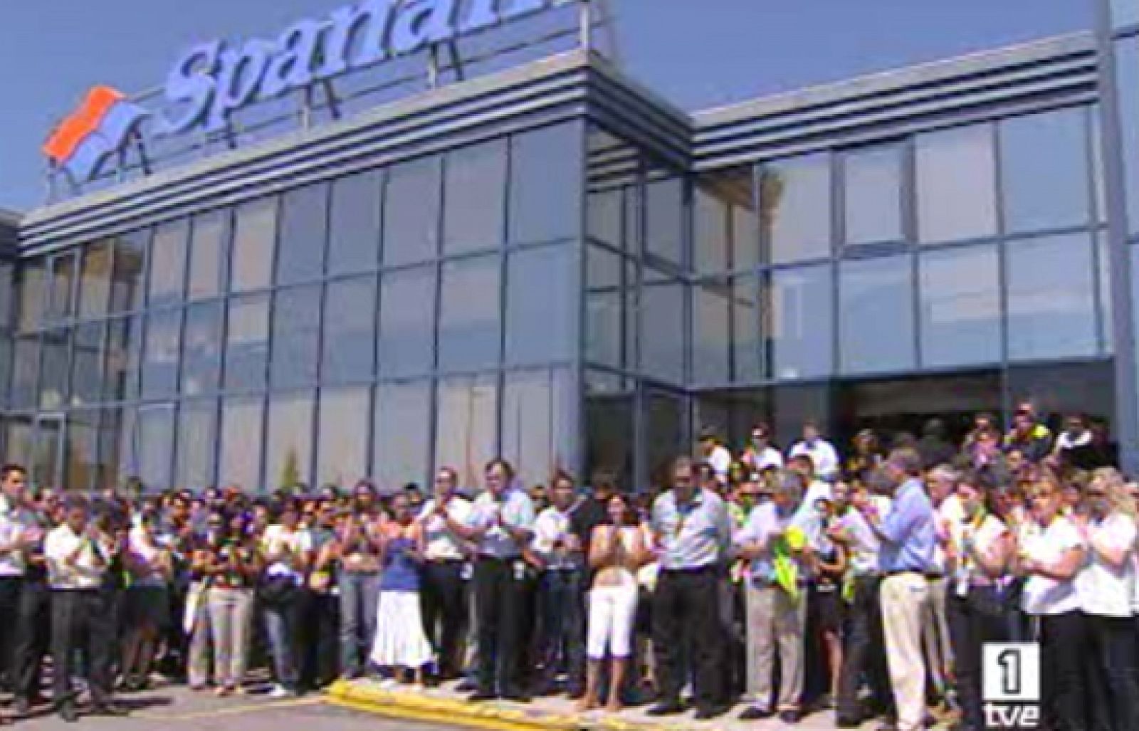 Tampoco es hoy un día fácil para los trabajadores de Spanair | Ver