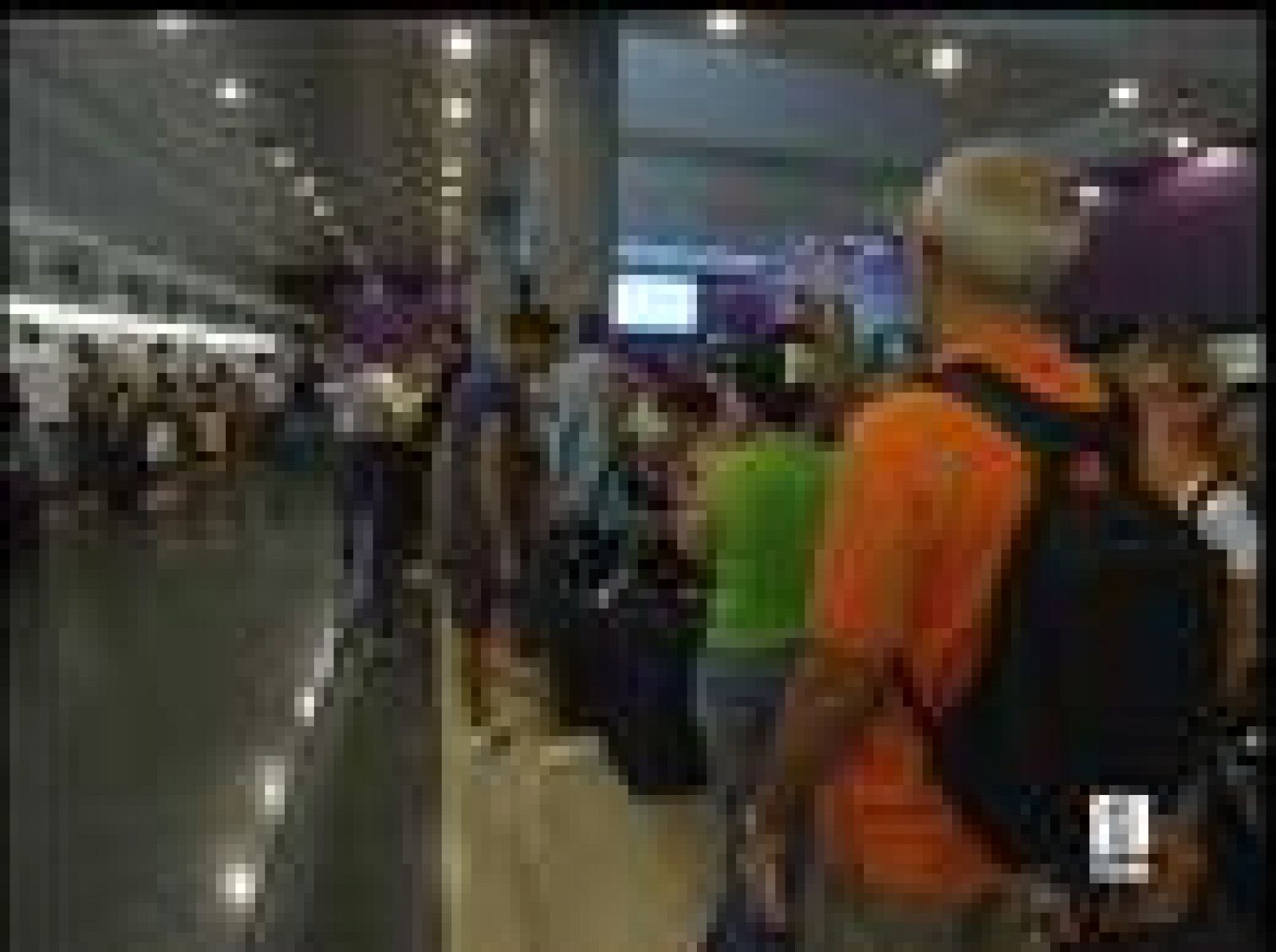 Barajas funciona ya a pleno rendimiento | Ver