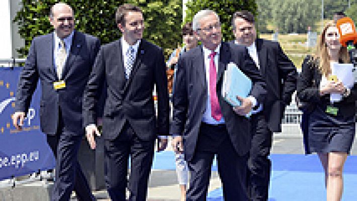 Los líderes europeos eligen a Juncker como presidente de la Comisión con el 'no' de Londres