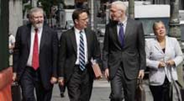 Telediario 1 - Argentina tiene un mes para negociar y evitar suspender pagos