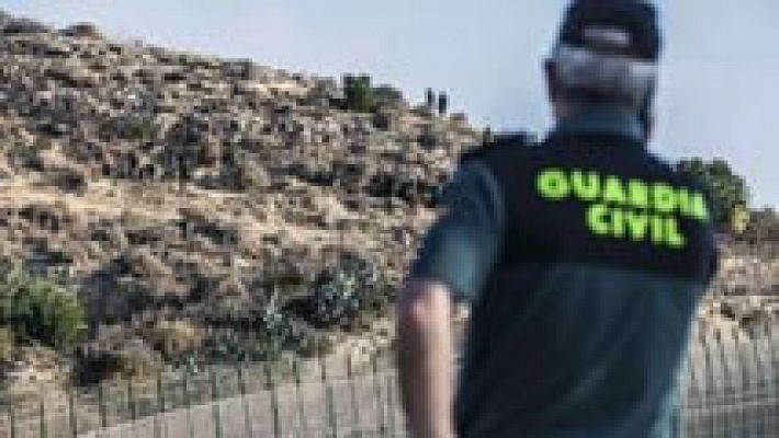 15 inmigrantes saltan la valla de Melilla