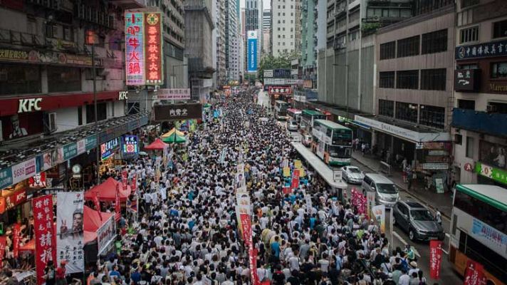 Telediario 1 - Manifestaciones en Hong Kong para pedir más democracia