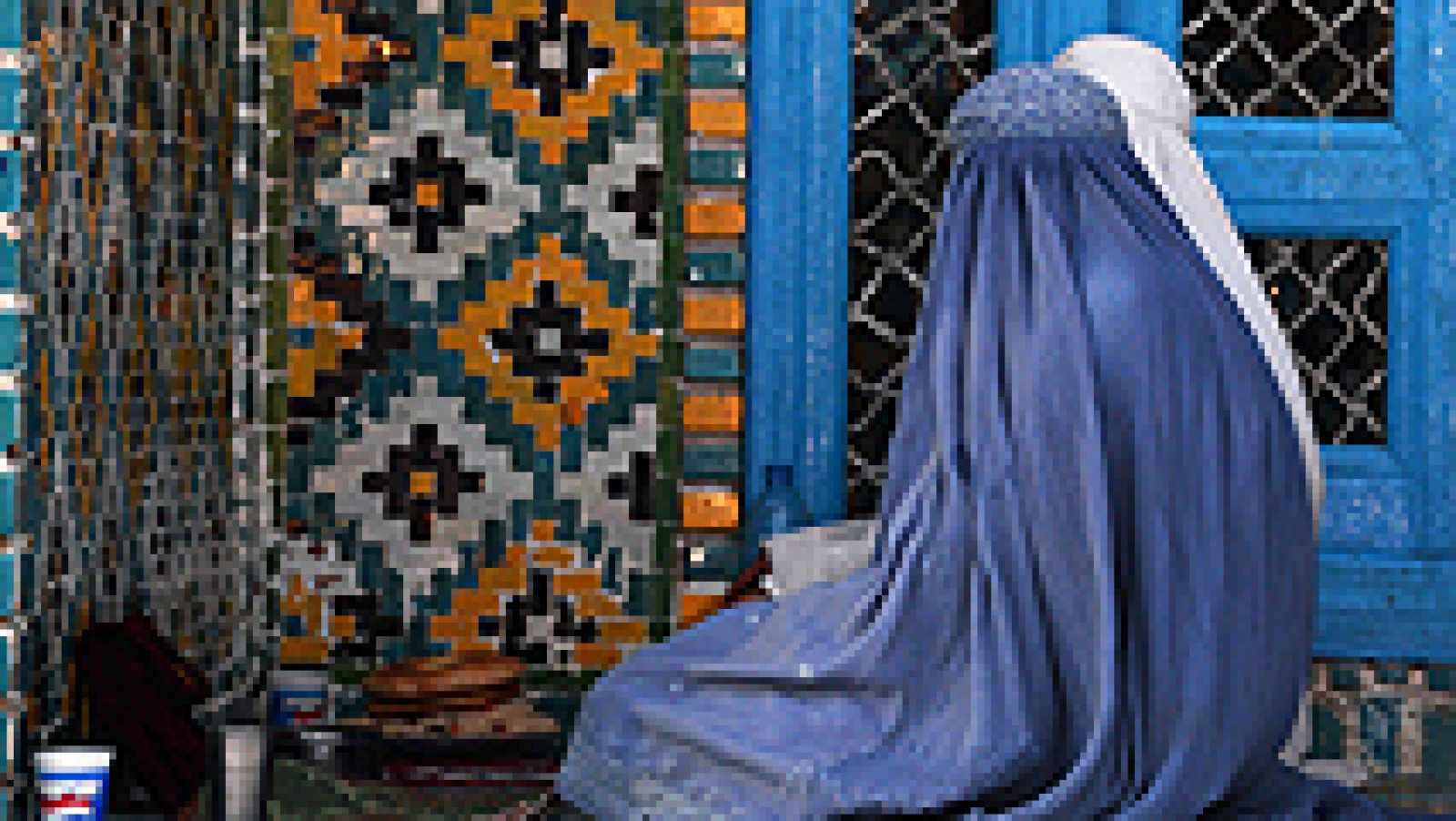   El Tribunal Europeo de Derechos Humanos ha fallado este martes que la ley francesa de 2011 que prohíbe llevar el burka o velo integral islámico en espacios públicos es acorde al Convenio Europeo de Derechos Humanos. La decisión es definitiva.  