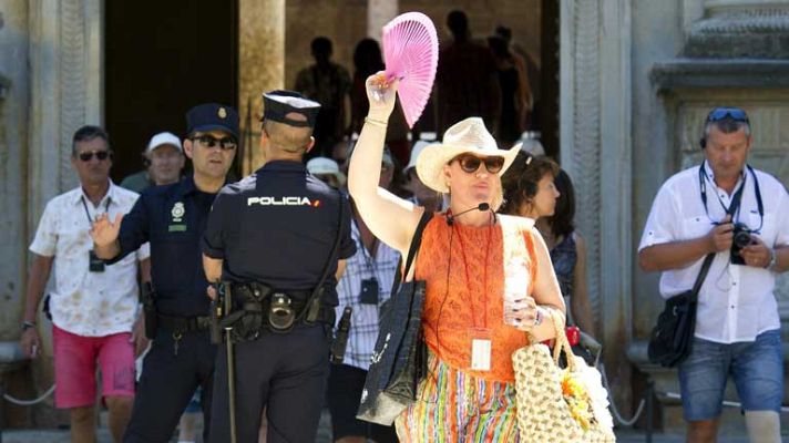 Telediario 1 - Arranca la temporada turística de verano
