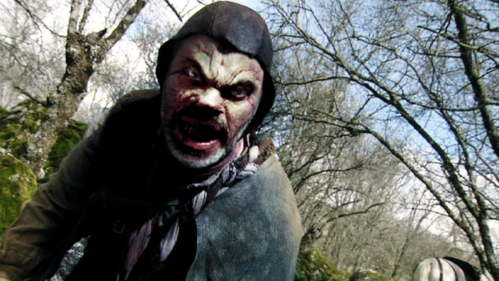 Águila Roja - Gonzalo confunde a Sátur con un monstruo | Ver