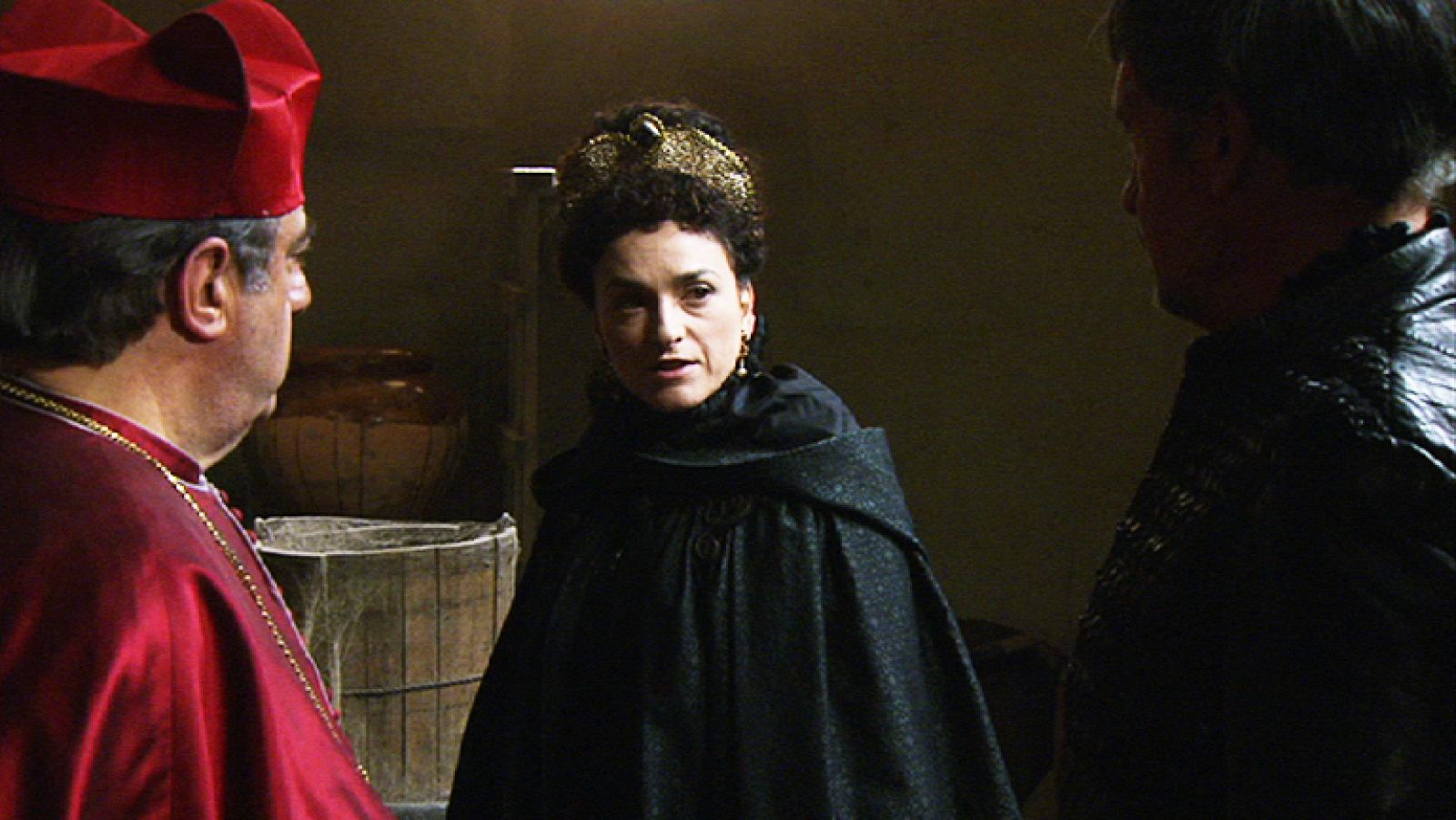 Águila Roja - El pacto del Comisario, la Reina y el Cardenal | Ver