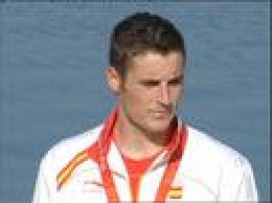  - Cal recibe la medalla