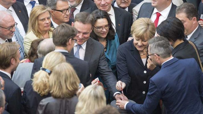 Telediario 1 - Alemania aprueba un salario mínimo de 8,5 euros por hora