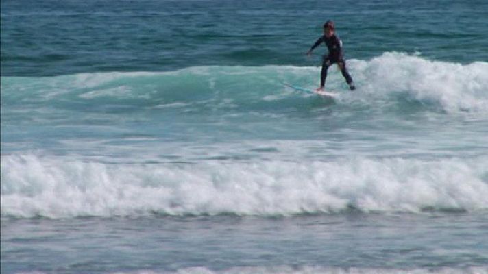Aquí la Tierra - Cogiendo la ola en familia
