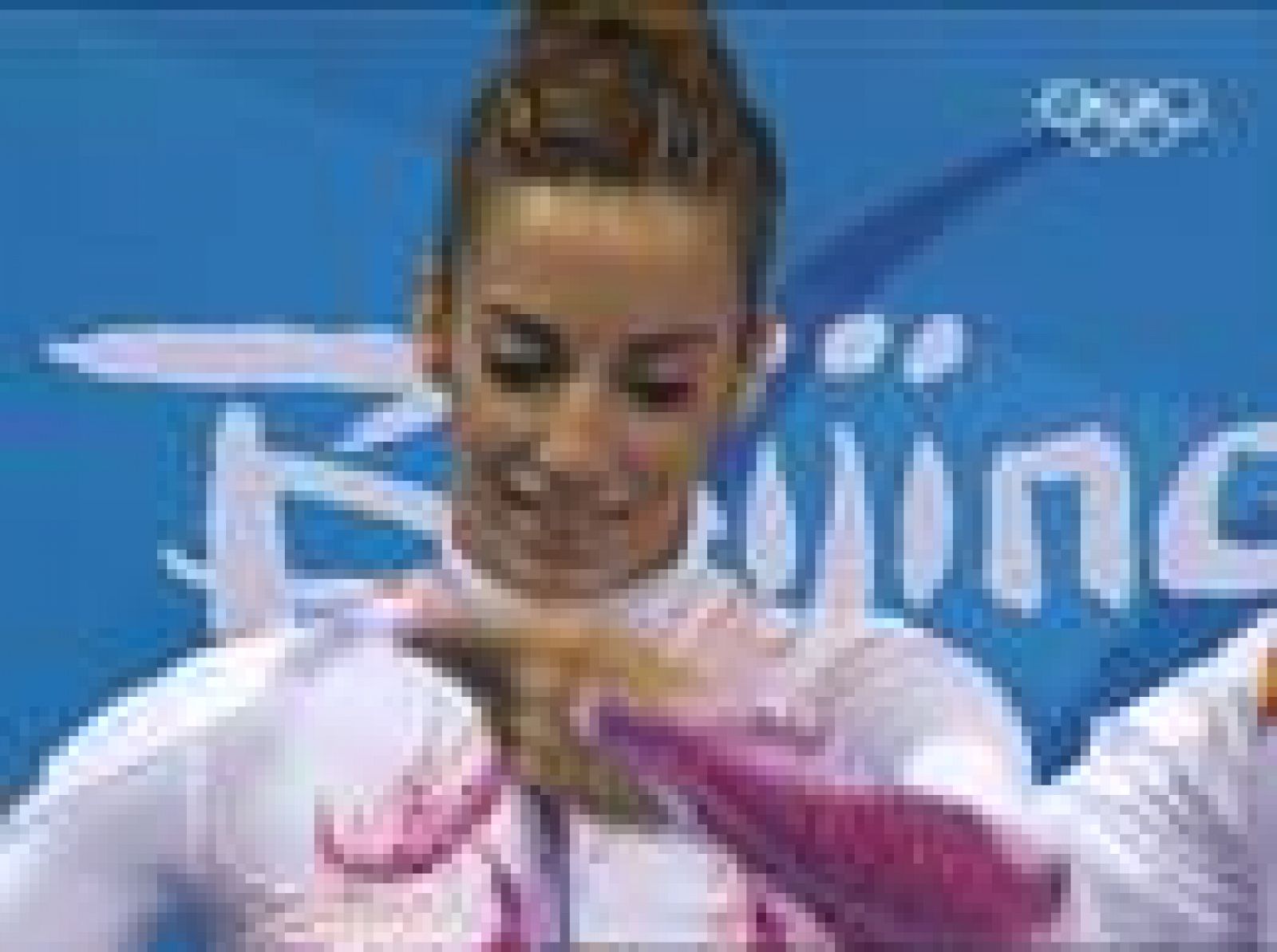 Almudena Cid se clasifica para la final tras su ejercicio de cinta.