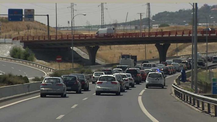 Telediario 1 - Comienza la primera fase de la operación salida del verano