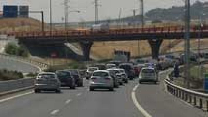 Telediario 1 - Comienza la primera fase de la operación salida del verano