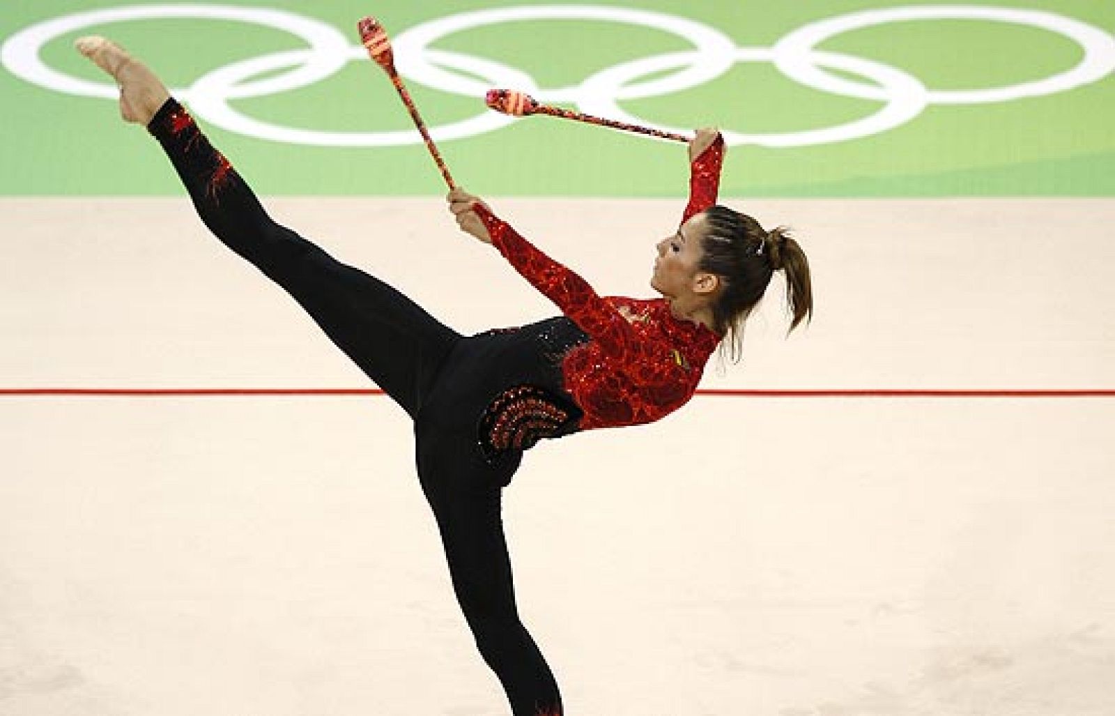 Ejercicio de mazas de Almudena Cid que le valió la décima posición y el pase a la final.