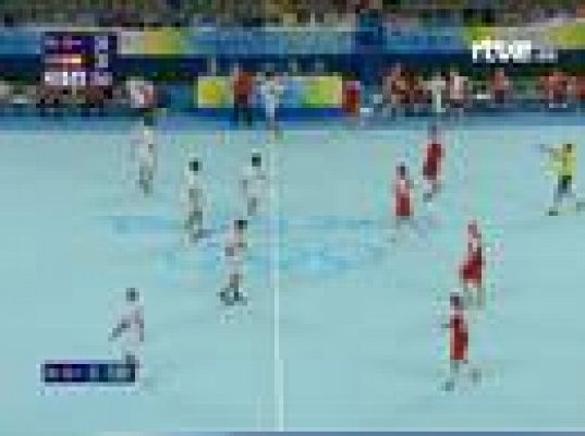 España cae en balonmano (30-36)