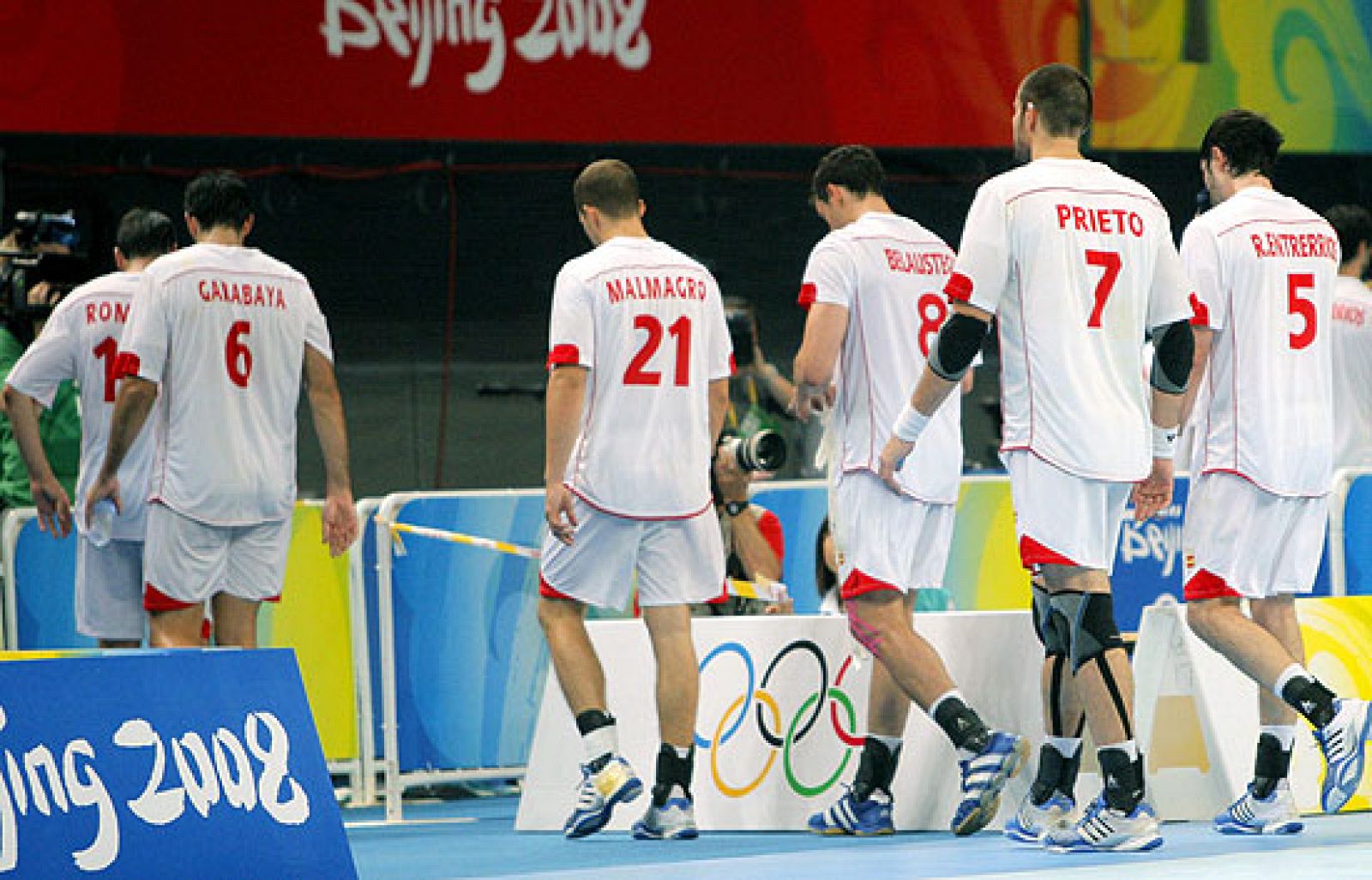 España cae en balonmano (30-36)