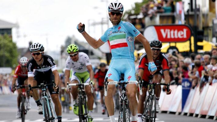 Tour de Francia - Nibali gana la segunda etapa y se viste de líder