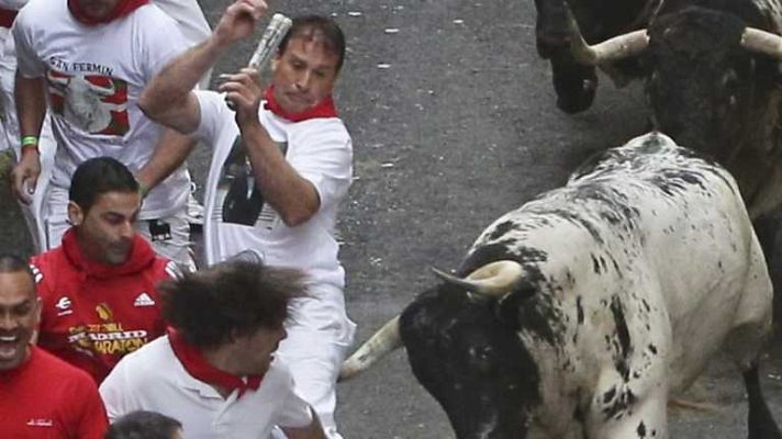 San Fermín - Primer encierro: Los Torrestrella dejan un herido