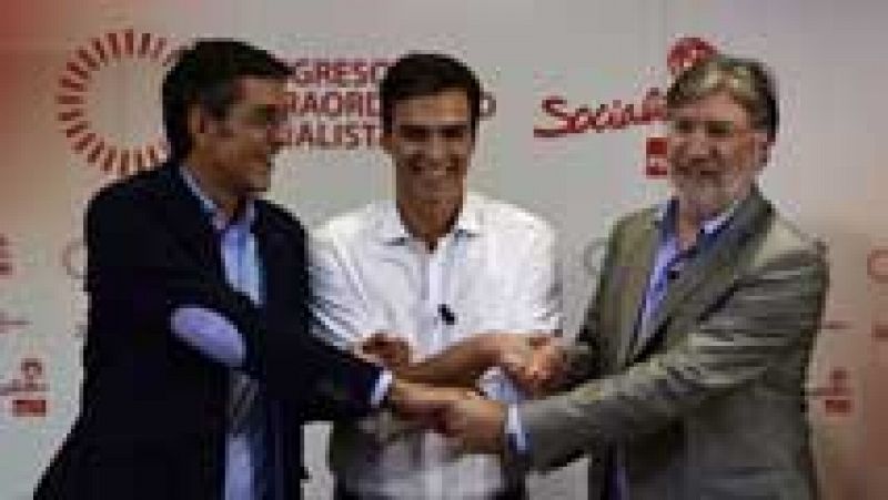 La foto previa al debate del PSOE es la que ilustra la unidad a la que apelan los tres candidatos