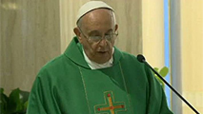 El papa recibe por primera vez a víctimas de abusos sexuales y les pide perdón