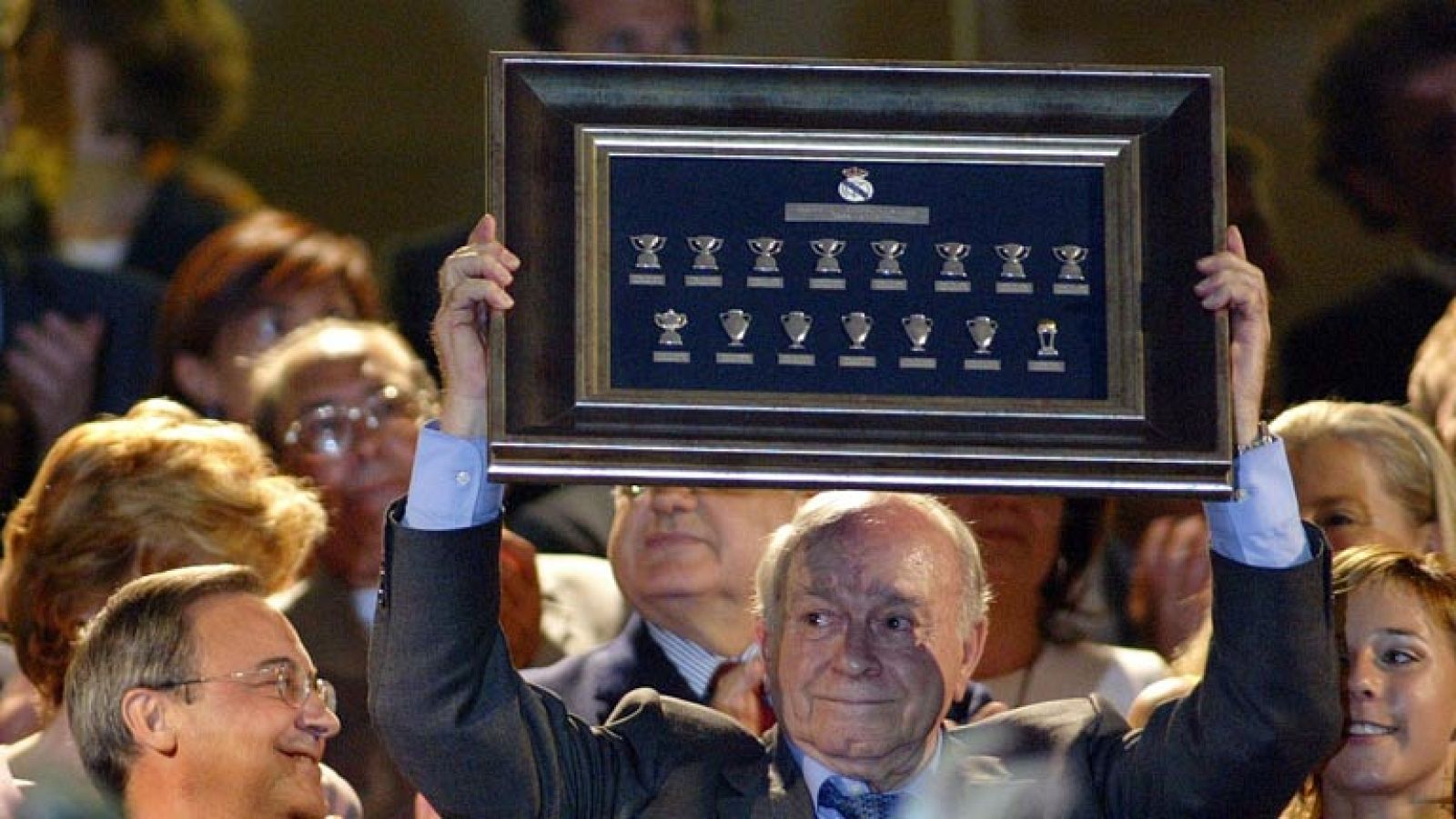 Los argentinos lamentan la muerte de Di Stéfano | Ver