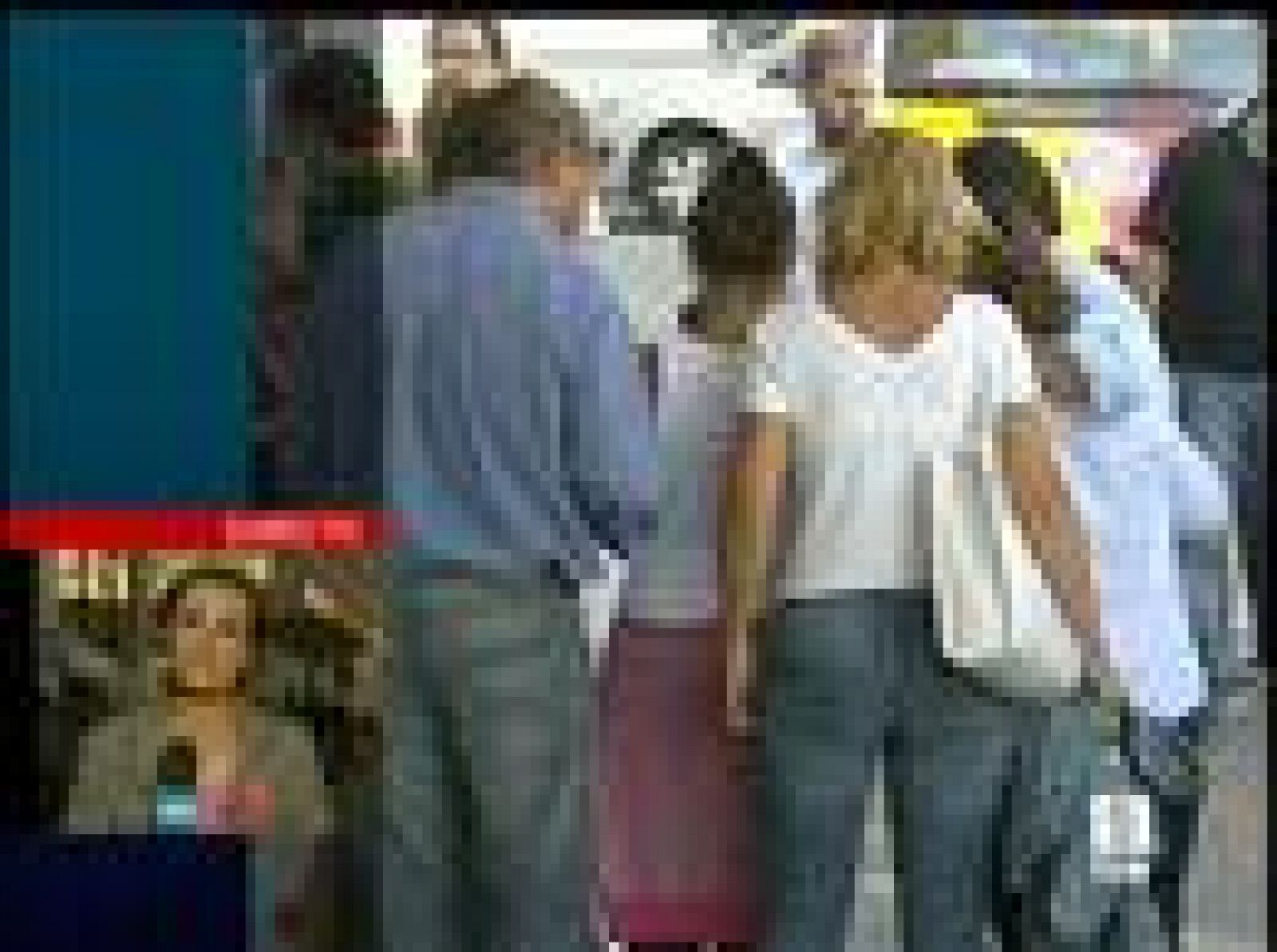 Los familiares de las víctimas del accidente de Barajas se reúnen con directivos de Spanair | Ver