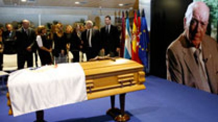 Telediario 1 - El mundo del fútbol despide a 'La Saeta Rubia'