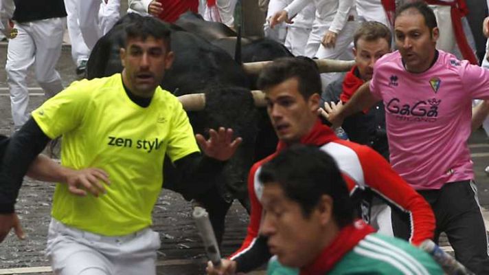 San Fermín - Tercer encierro con toros de Victoriano del Río
