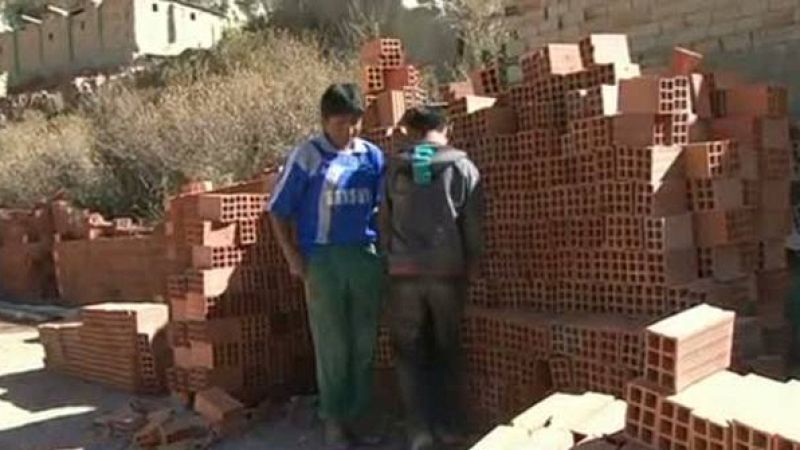  Bolivia aprueba una ley que permite trabajar legalmente a niños de diez años