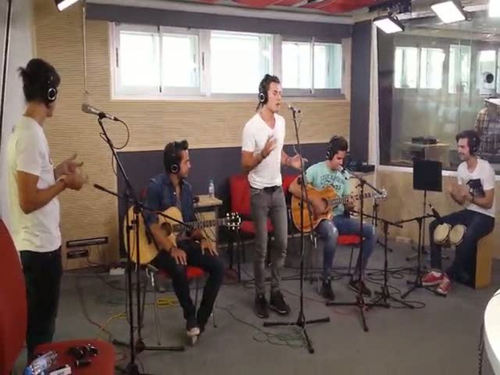 Las mañanas de RNE - DVicio toca en directo su éxito "Paraíso" - Escuchar ahora