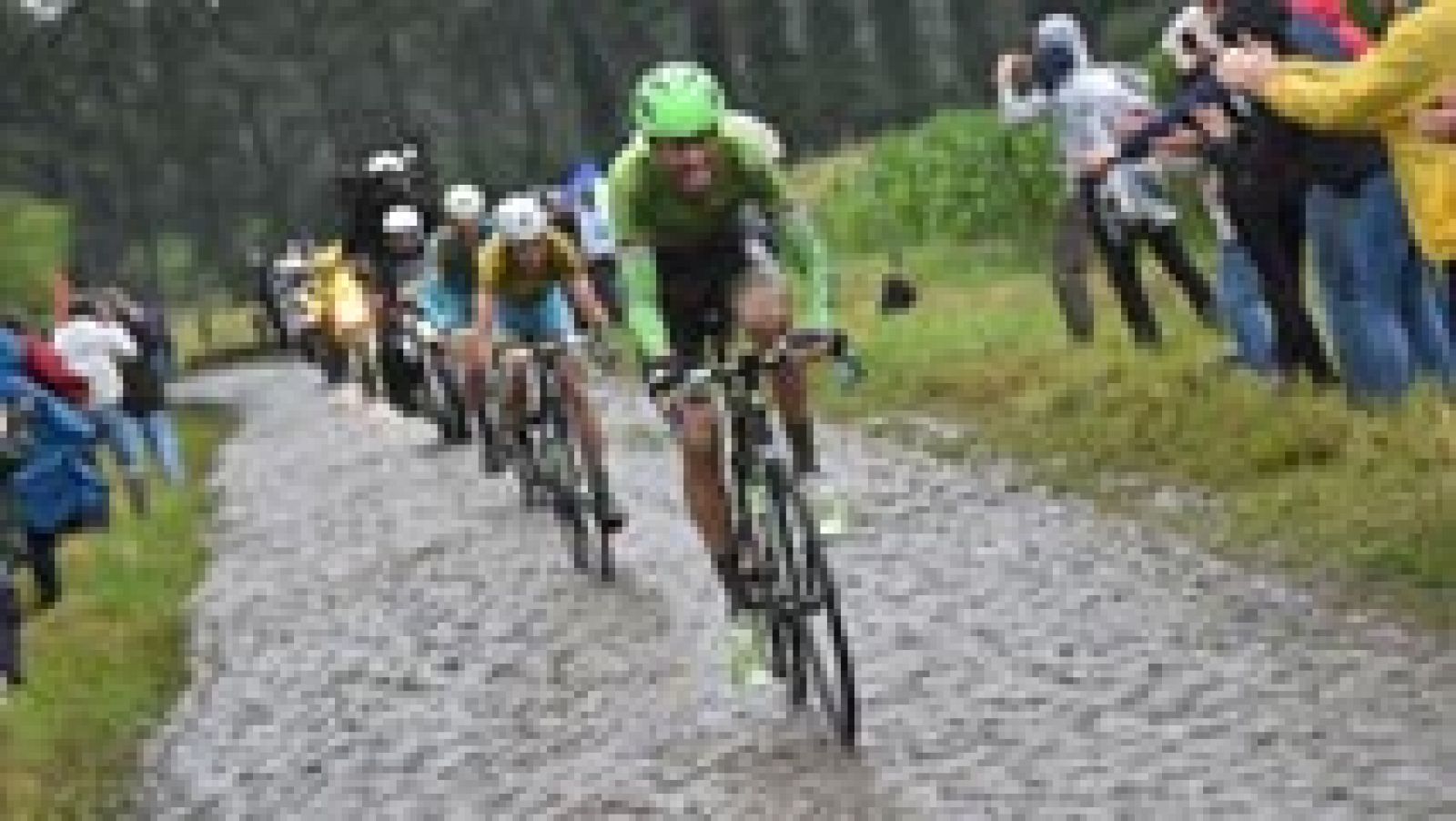 Nibali, más líder del Tour tras la etapa de los adoquines 