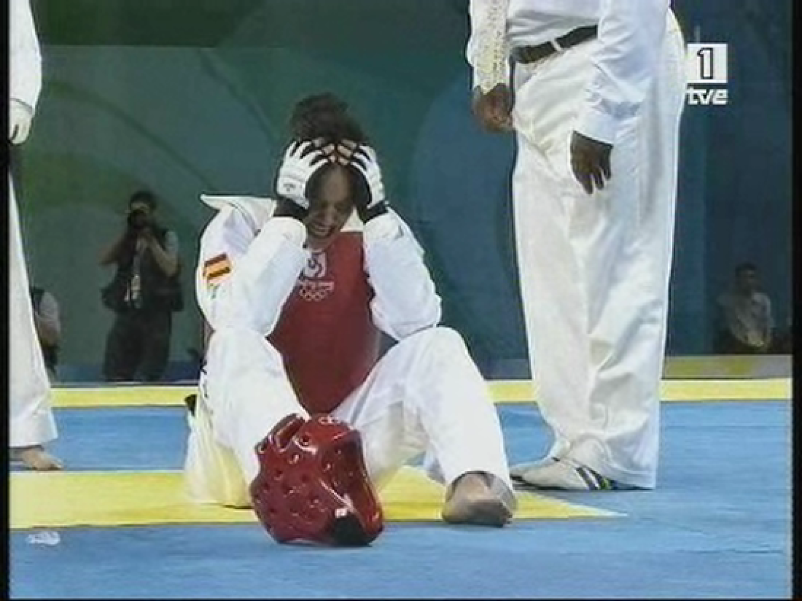 Rosana pierde su primer combate | Ver