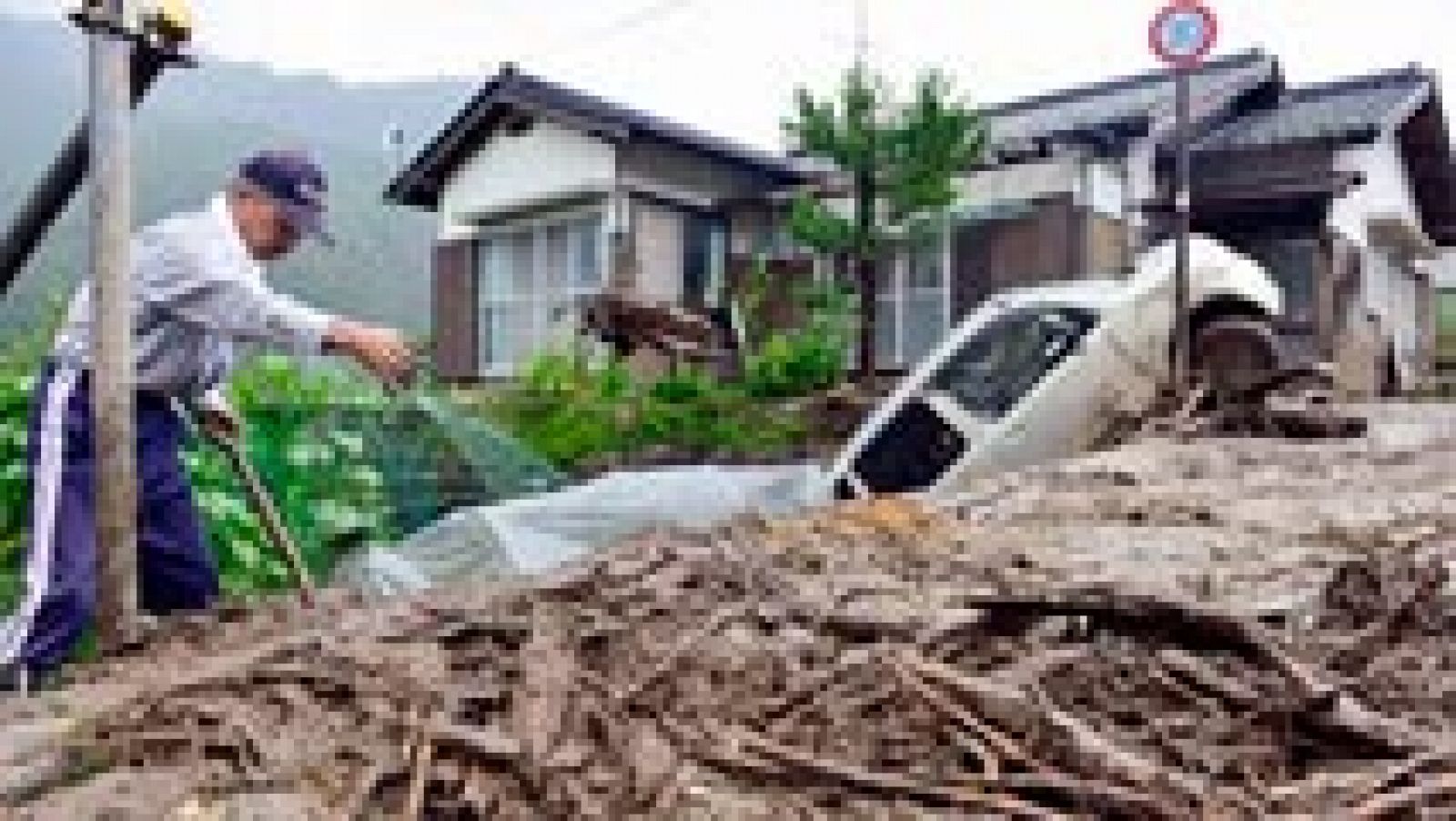 Telediario 1: 30.000 evacuados y al menos tresmuertos en Japón por Neoguri | RTVE Play