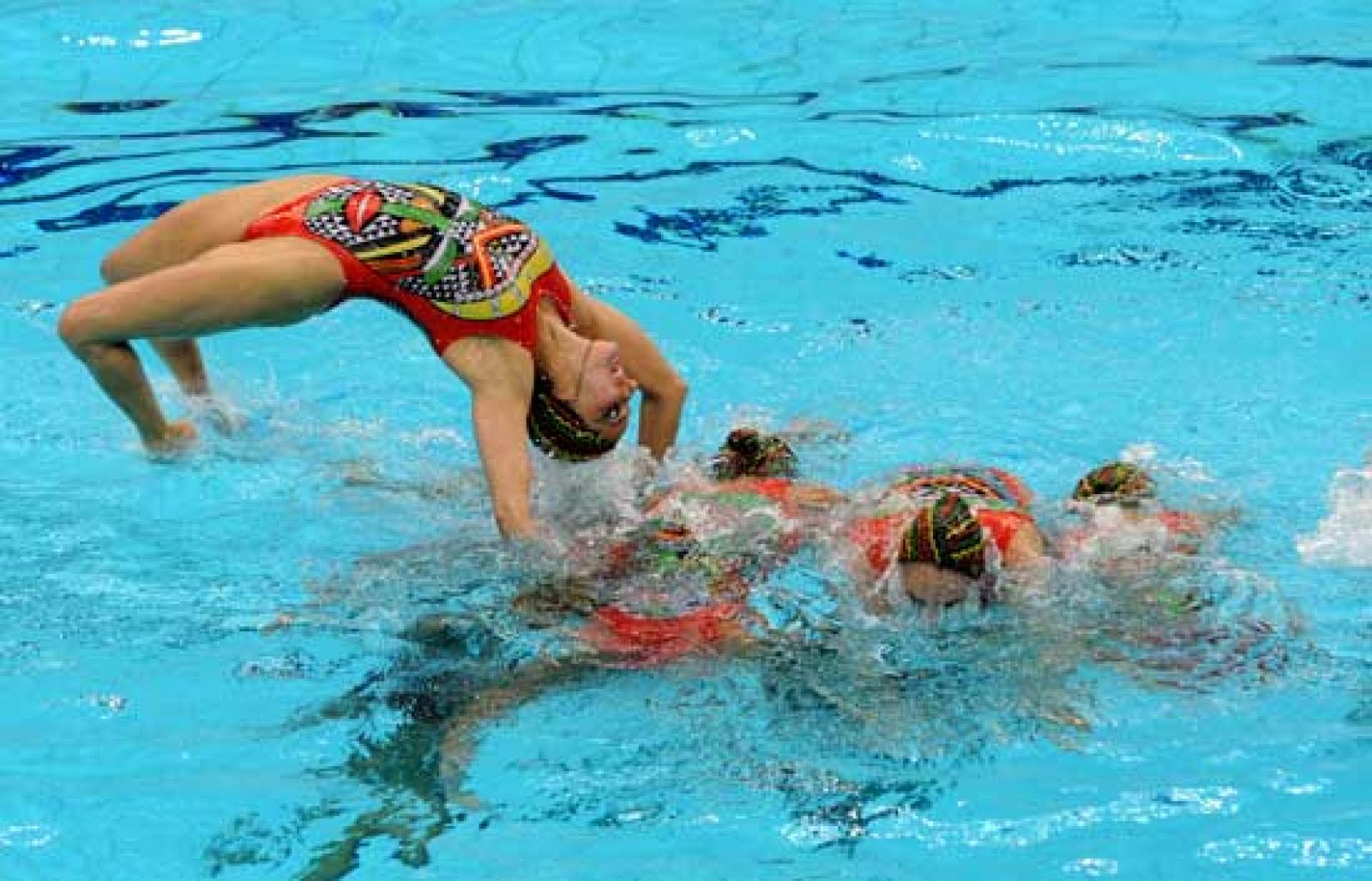 Rutina artística de natación sincronizada | Ver