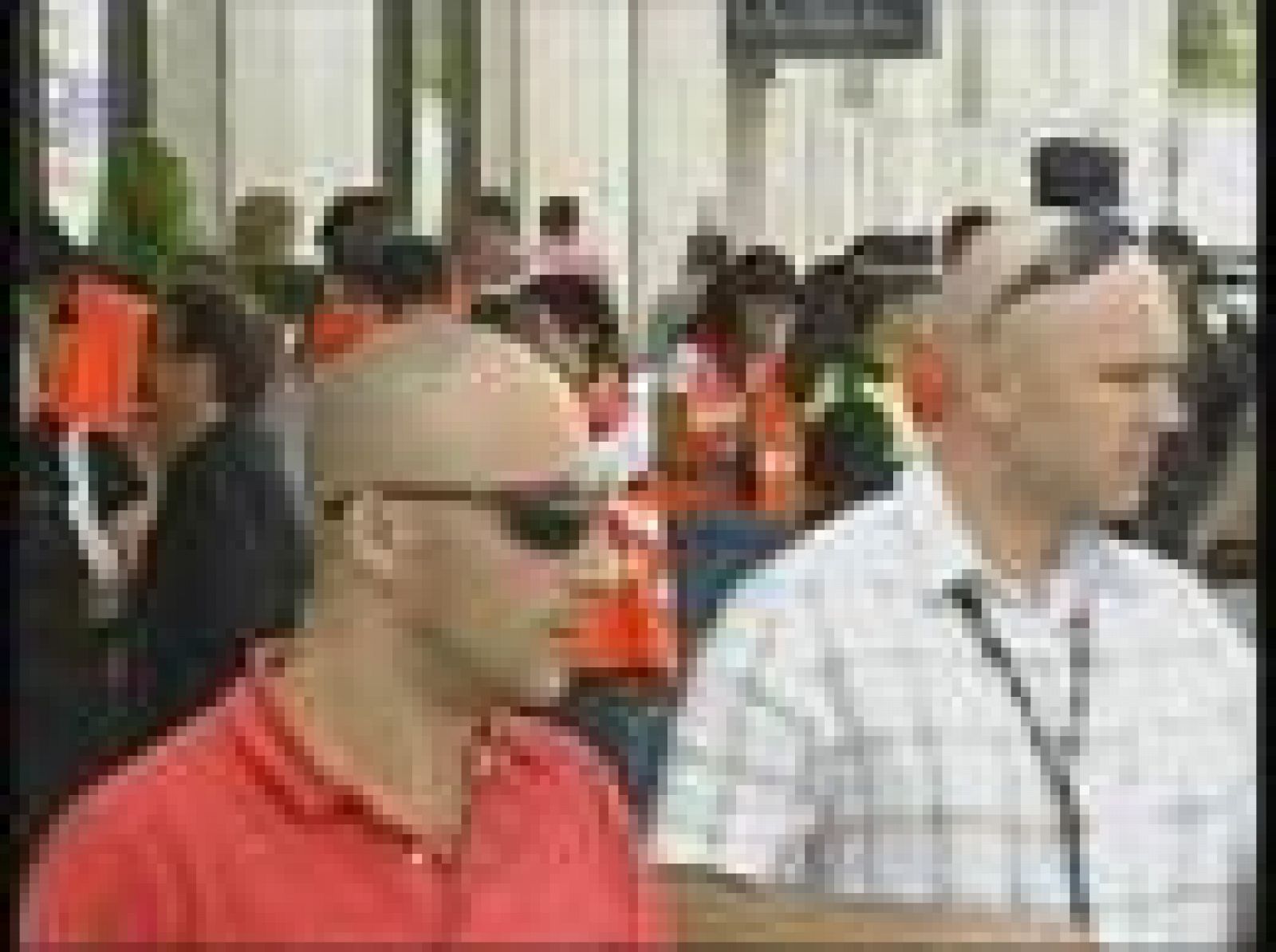 Los familiares siguen esperando | Ver