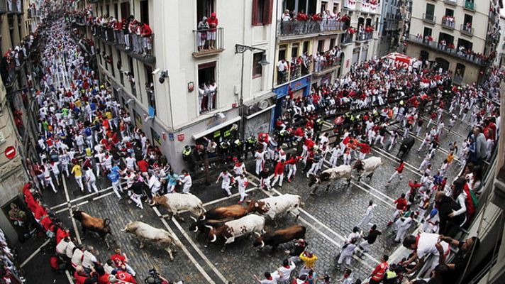 San Fermín - Sexto encierro de San Fermín 2014 desde el aire